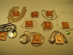 [g1A]  Lot of Misc FASHION NECKLACE Costume, Matron of Honor 1979, Misc - Picture 1 of 12