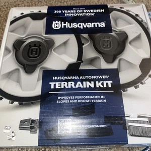 Neu Original OEM 5872353-01 Husqvarna Rough Terrain 310/315/315X RADSATZ + Bürste - Bild 1 von 3
