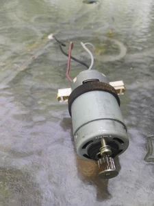 SHARK NV150 NV151 FLOOR NOZZLE GEARED BRUSHROLL MOTOR ENGINE GENUINE OEM PART - Picture 1 of 6