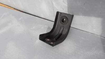 Soporte de montaje superior del radiador Honda Element 2003-2011 OEM Foto 1 de 4