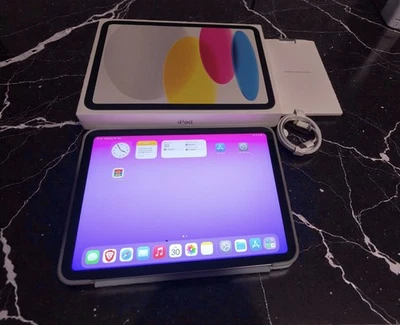 NEUWERTIG Apple iPad 11" (11. Gen/2025) – 256GB – Wi-Fi + Cellular (5G) – Silber - Bild 1 von 2