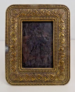 Hallmark brass leaves embossed 4x6" table top picture frame - Picture 1 of 4