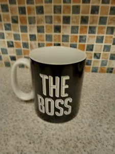 THE BOSS GROSSER ÜBERGROSSER PINT BECHER SCHWARZ WEISSE SCHRIFT NEU 11,5 HOCH 9,5 CM DURCHMESSER - Bild 1 von 4