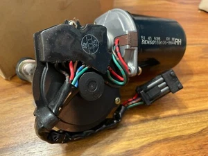 Saab 900 94-98 9-3 98-03 RHD NEW GENUINE windscreen wiper motor 5141536 10B - Picture 1 of 8