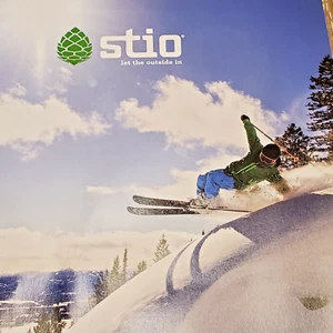 Stio Best Of Winter 2022-2023 Herren und Damen Activewear Mode Katalog - Bild 1 von 8