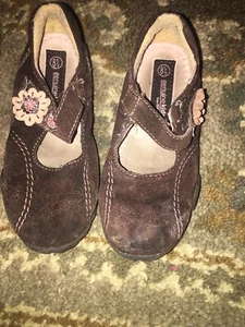 Genuine Kids Shoes Size 8.5 Girl Brown Flowers Osh Kosh - Picture 1 of 7