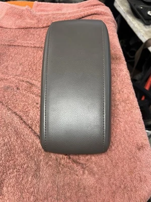 Chevrolet Cruze 2017-2018 cuero gris consola central tapa reposabrazos OEM Foto 1 de 4