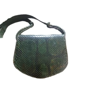 Bolso de hombro pequeño de piel de serpiente verde gótico - Imagen 1 de 8