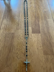 Vintage Black Beaded Rosary Jesus Christ On Cross Made In Italy Catholic Rosary - Picture 1 of 3