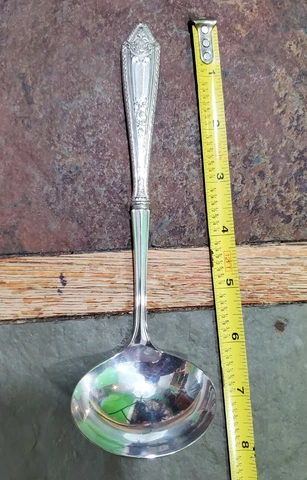 NICE VICTORIAN STYLE STERLING SILVER🤑🥈 HANDLED "7 1/2" GRAVY 🤎 LADLE Cover