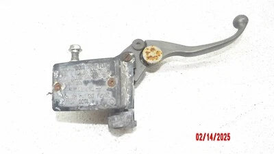 03 Kawasaki Ninja 600 ZX-6 ZX600E ZZR600 freno delantero cilindro maestro percha derecha Foto 1 de 4