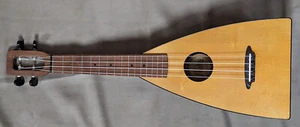 Magic Fluke concert ukulele natural spruce, hardwood fretboard - Picture 1 of 3