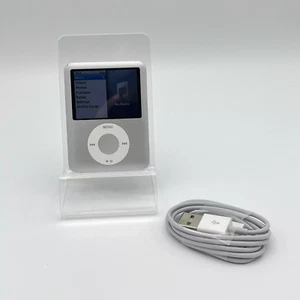 iPod nano 8 GB argento, argento MA980 3. Generazione - Foto 1 di 4