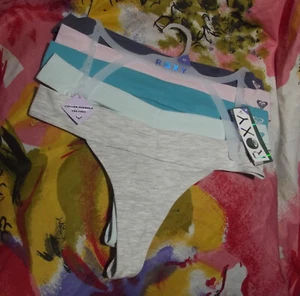 5 NEW ROXY RX7912 5PKA V-FRONT WAIST COTTON THONG PANTIES M - Picture 1 of 2