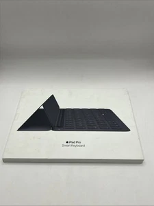Apple Smart Keyboard for 10.5-inch iPad Pro - US (MPTL2LL/A) - Picture 1 of 2