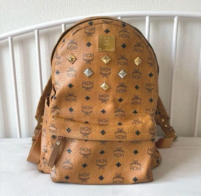 MCM Visetos Mochila Mochila con Tachuelas Marrón Logo Patrón Auténtico Unisex - Imagen 1 de 4