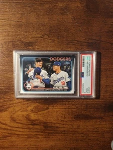 Aggiornamento Topps 2024 #US13 Ohtani/Yamamoto PSA 9 - Foto 1 di 3