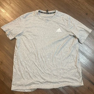 Camiseta deportiva Adidas para hombre extra grande gris jaspeado lista para sentir - Imagen 1 de 13