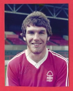 PETER WITHE NOTTINGHAM FOREST FC 1976-1978 ORIGINAL HANDSIGNIERTES VEREINSFOTOGRAFIE - Bild 1 von 2