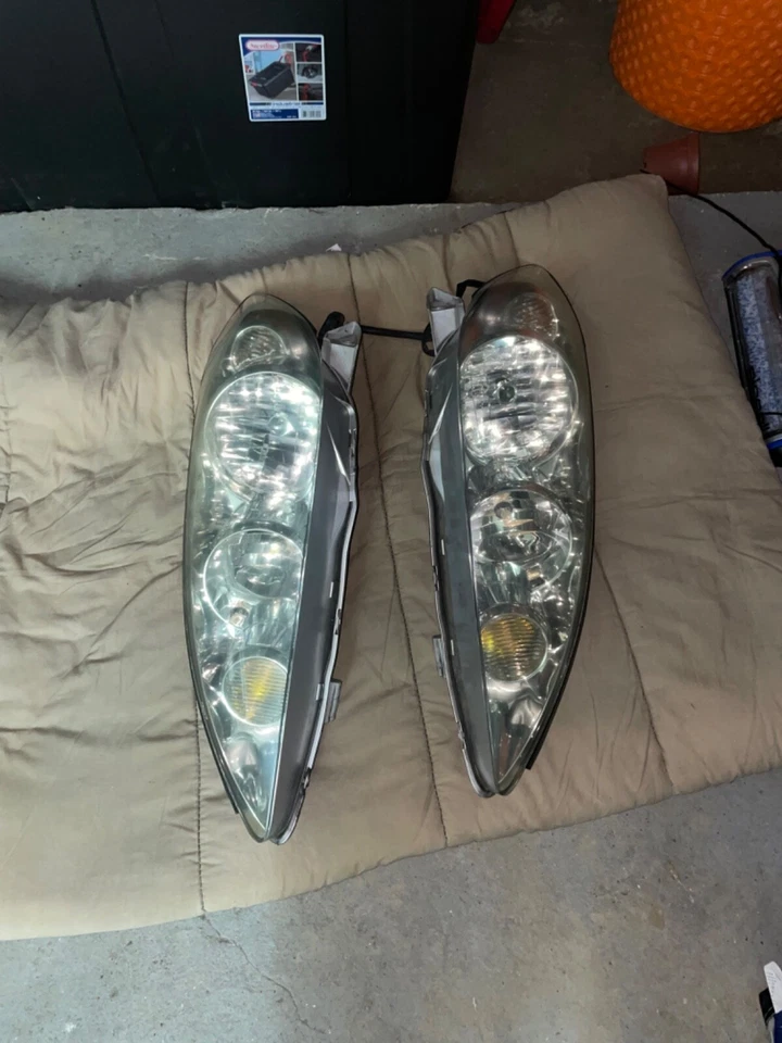 Juego de faros para Toyota Camry 2005-2006 sedán izquierda y derecha Foto 1 de 1