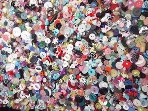 Job Lot Mixed Sewing Craft Buttons 250g All New Buttons - Picture 1 of 3