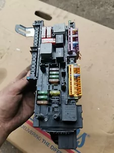 MERCEDES E CLASS W212 W207 REAR FUSE BOX SAM UNIT 2129000004 - Picture 1 of 4