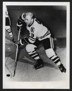 Bobby Hull Blackhawks 1965 ""Schießen für 50 Tore"" Originalfoto 7 x 9 Typ 1 - Bild 1 von 3