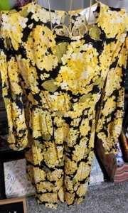 Old Navy Mama Dress, Black, Yellow, Knee Length, Beautiful Flowy Nice Clothing - Picture 1 of 5