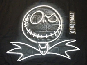 Pesadilla antes de Navidad - Camiseta Jack Skellington Neón Brillo Graffiti - XL - Imagen 1 de 4