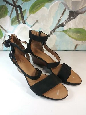 Sandalias para mujer Franco Sarto negras de gamuza con cuña talla 8,5 SKU#07398 Foto 1 de 4