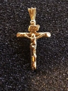 MC 14k Gold Jesus on the Cross Pendant Elegant 1.19 grams - Picture 1 of 5