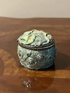 Caja baratija vintage de metal verde esmaltado - Imagen 1 de 5