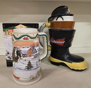 2 tazas Budweiser 1996 Holiday Stein + bota de bombero Stein - Imagen 1 de 14