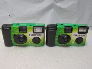 2 Vintage FUJIFILM QuickSnap Flash Camera 54 Exposure New Exp 2018 (V53M) - Picture 1 of 3