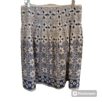 Falda de algodón con estampado floral azul y blanco de New York Company talla 10 Foto 1 de 4