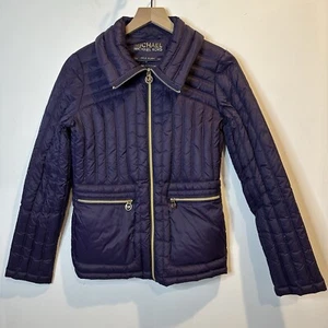 NUEVA Chaqueta Michael Kors Puffer Para Mujer Pequeña Púrpura Cremallera Completa Embalable Relleno de Plumón - Imagen 1 de 11