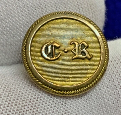 БРИТАНСКОЕ 88-е ПОЗОЛОЧЕННОЕ ОФИЦЕРСКОЕ ПЛАТЬЕ CONNAUGHTRANGERS REGt с ПУГОВИЦЕЙ-МАНЖЕТОЙ c 1840 - Изображение 1 из 4