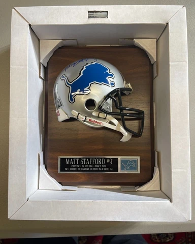 QB Matthew Stafford #9 autographed Detroit Lions Mini Helmet Wood Plaque NICE!! Cover