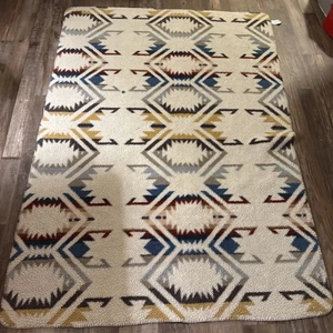 Pendleton White Sands Southwest Sherpa Fleece Throw Blanket Cream Blue Red 50x70 - Picture 1 of 5