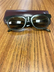 Vintage LA Eyeworks Cat Eye Sunglasses - Picture 1 of 11