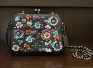 COACH BLACK MULTI LEATHER METALLIC SEQUINS FLORAL KISSLOCK CROSSBODY Excellent+ - Picture 1 of 12