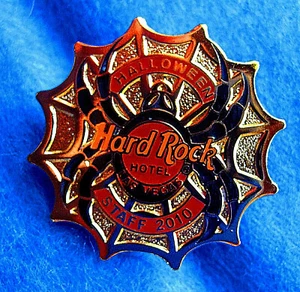 PIN LAS VEGAS HOTEL STAFF 2010 HALLOWEEN BLACK WIDOW SPIDER WEB Hard Rock Café - Imagen 1 de 1