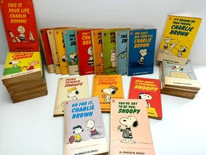Charlie Brown Snoopy Peanuts Vintage Books x 30 - Charles M Schulz - Comic Humor - Picture 1 of 23