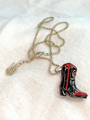 VTG COWBOY GIRL HAND PAINTED HEART DESIGN CERAMIC BOOT BALL CHAIN CHARM NECKLACE - Image 1 of 4