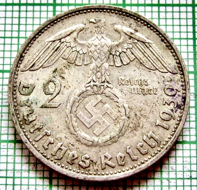 ALEMANIA TERCER Reich 1939 d 2 Reichsmark Hindenburg eagle Holding Esvástica PLATA Foto 1 de 4