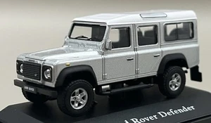 Cararama 1:72 Land Rover Defender - Silver/White - Picture 1 of 3