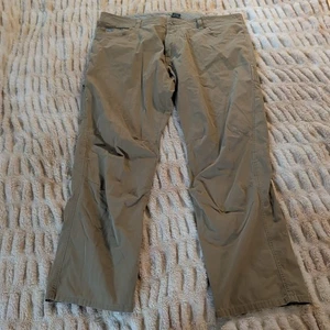 Kuhl Revolvr Hose Herren 42x32 Khaki Braun 5 Pocket Outdoor Wandern Stretch 5232 - Bild 1 von 9