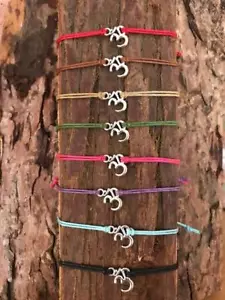 BRACCIALE OM OHM OMKARA MEDITAZIONE YOGA BOHO HIPPY FESTIVAL REGOLABILE ALL'INGROSSO - Foto 1 di 10