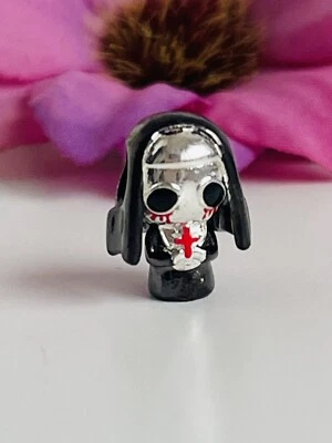 Charm Suora “The Nun”  In Argento Con Smalto - Immagine 1 di 4
