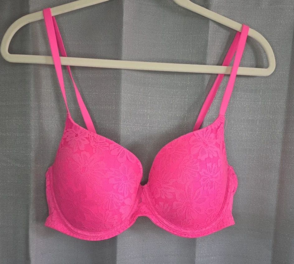 Sujetador con aros acolchado rosa intenso No Boundaries talla 40C Foto 1 de 4